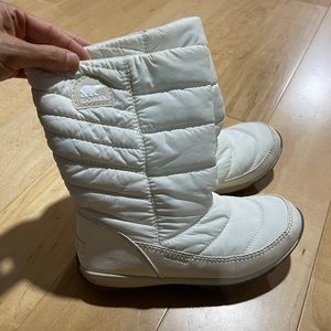 Sorel snow boots 7